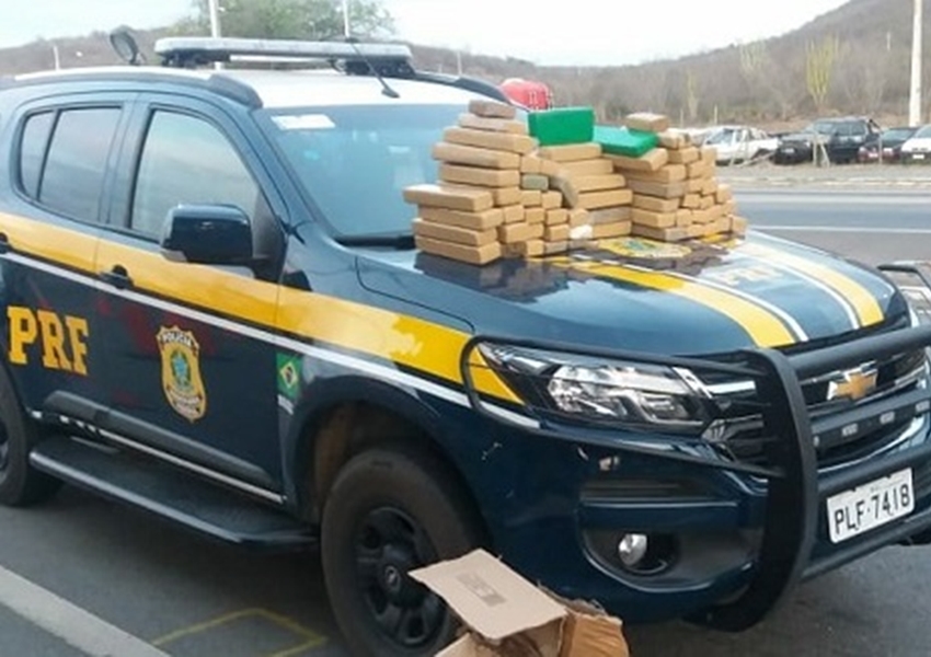 Jequié: Homem é preso com 127 kg de maconha em ônibus na BR 116