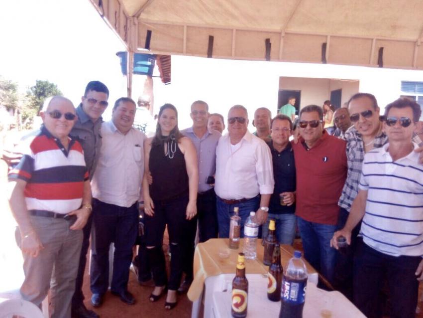 Comunidade de Lagoa dos Couros: Fé e devoção a Nossa Senhora Aparecida! Autoridades municipais e estaduais prestigiaram o evento.