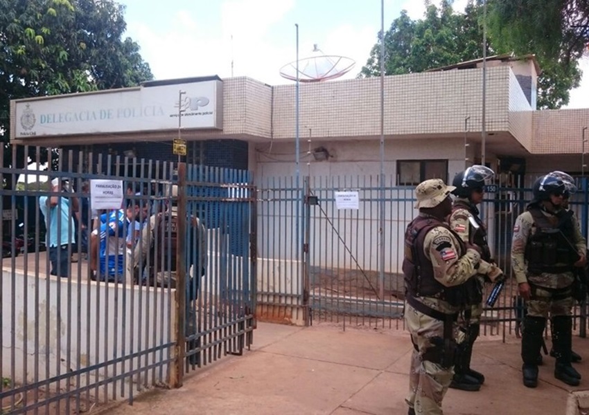 Polícia prende pai menina de 3 anos que morreu após ser estuprada; suspeito participou do enterro da criança