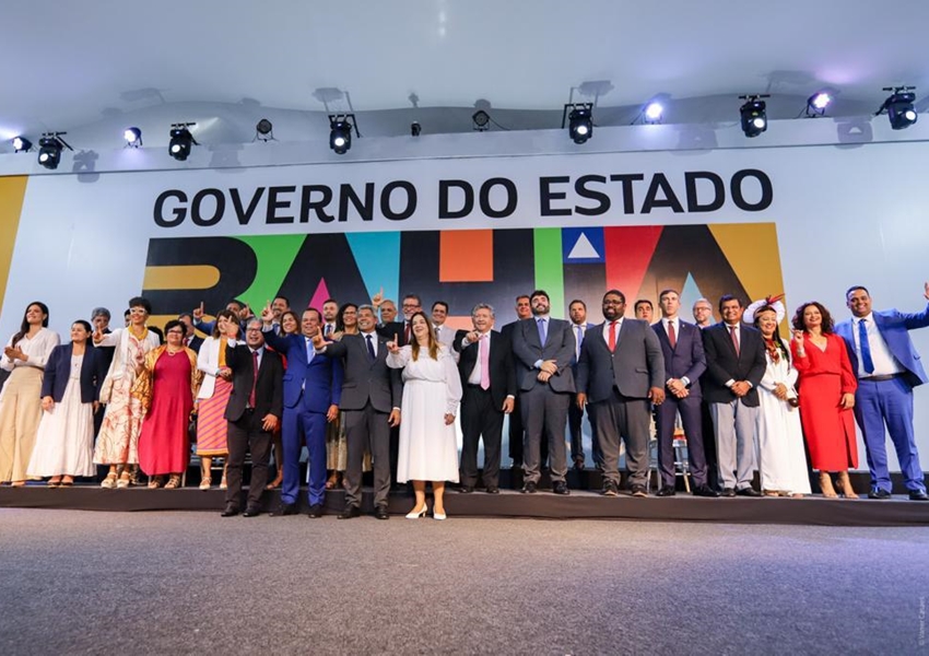 Ivana Bastos participa de posse dos secretários do Governo Jerônimo 