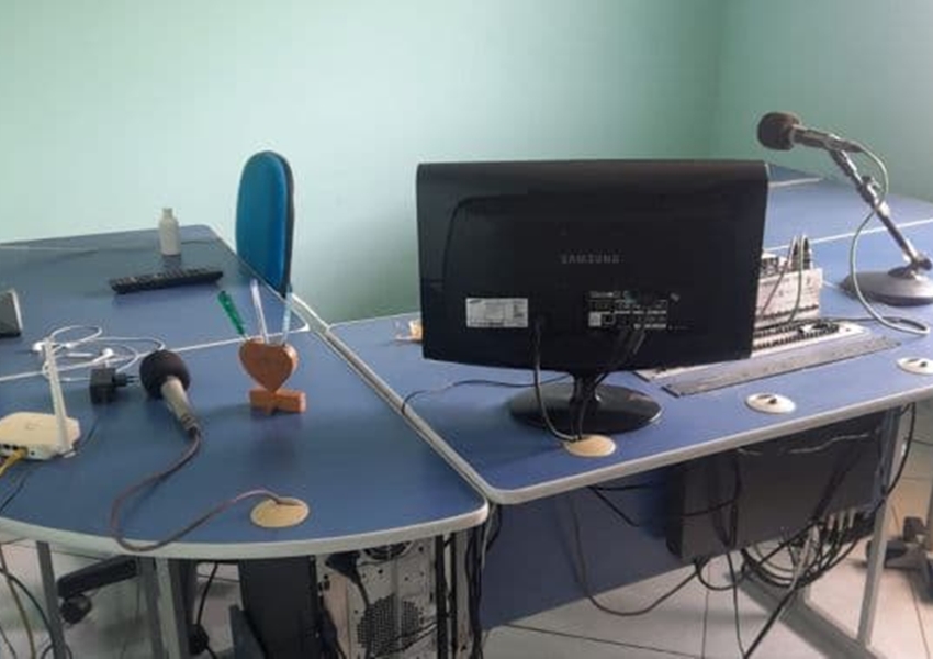 Teixeira de Freitas: Polícia Civil fecha 2 rádios clandestinas e conduz pastor à delegacia
