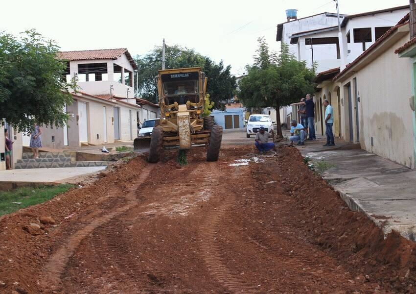 Prefeitura de Livramento incia obras de pavimentação na rua Zé Puca