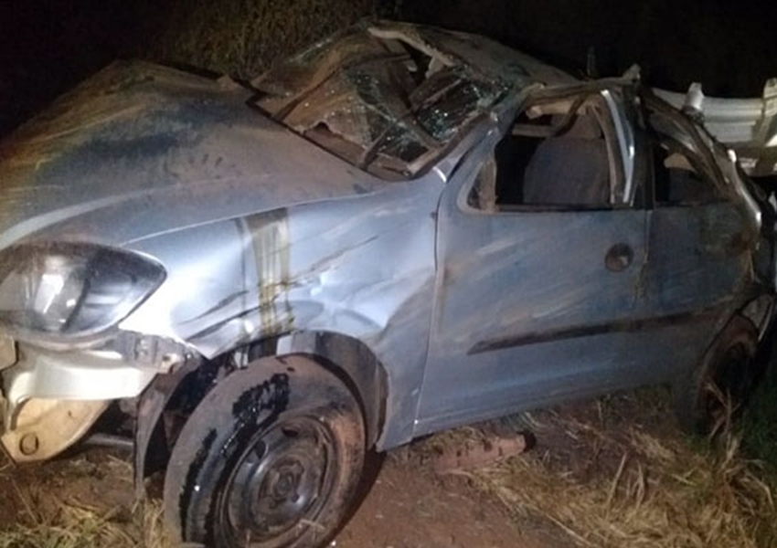  Brumado: Três pessoas ficam feridas após carro capotar na BA-148