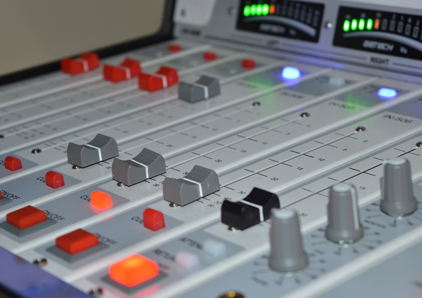TJ proíbe rádio comunitária de veicular propaganda comercial