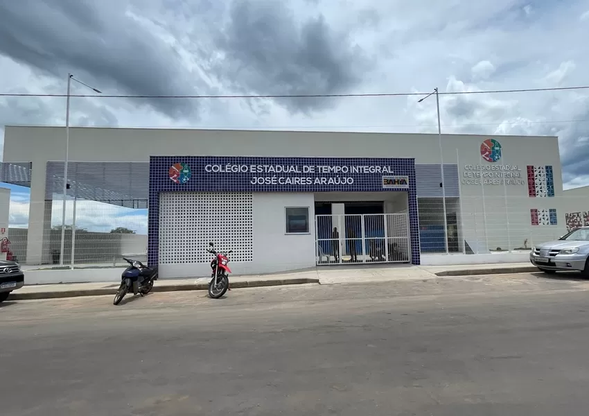 Em Dom Basílio, Jerônimo entrega escola, de tempo integral, delegacia e unidade de saúde nesta quinta (4)