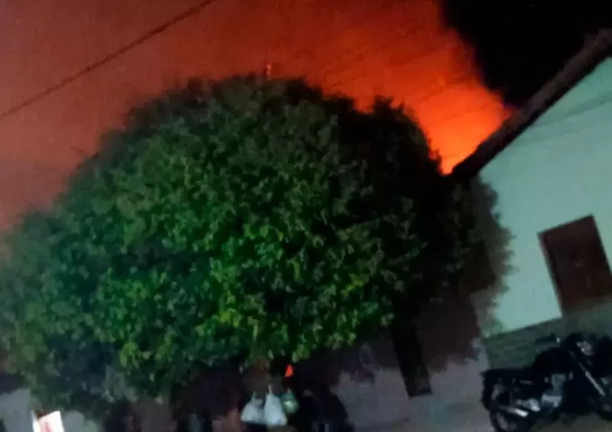 Explosão de celular causa incêndio e destruição em residência de Brumado