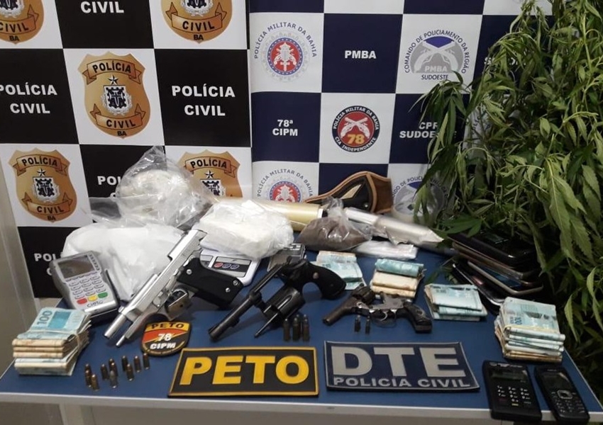 Conquista: Mãe e filho são presos suspeitos de integrar quadrilha de tráfico de drogas