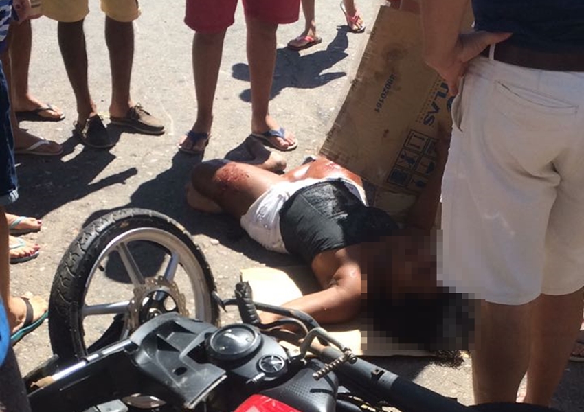 Colisão entre carro e moto deixa mulher ferida em Livramento