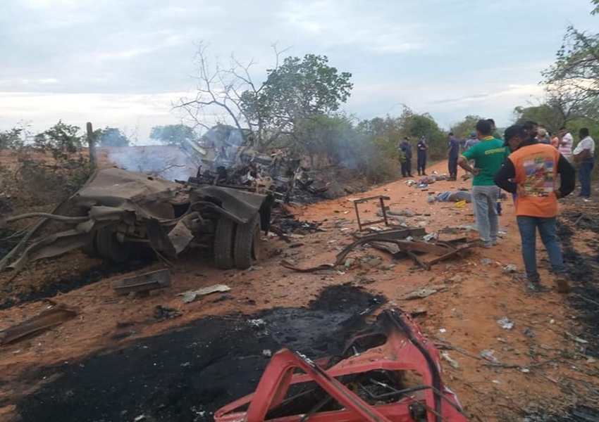 Três pessoas morrem após caminhão explodir no oeste da Bahia