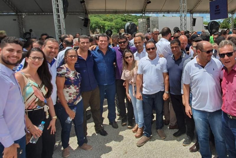 Dom Basílio: Marquinho Viana e prefeito assinam ordem de serviço para construção da praça de Várzea Grande