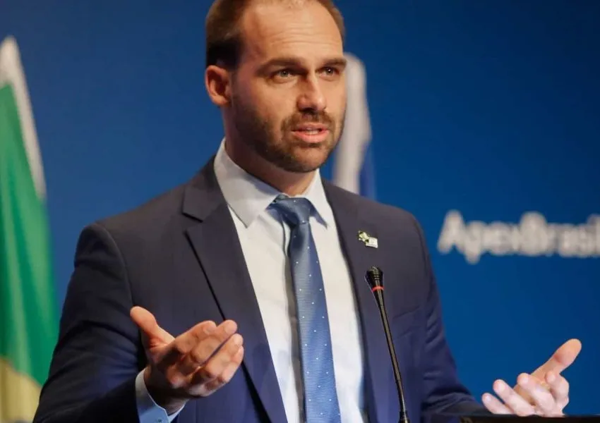 STF aponta tentativa de Eduardo Bolsonaro de obstruir investigação contra Jair Bolsonaro