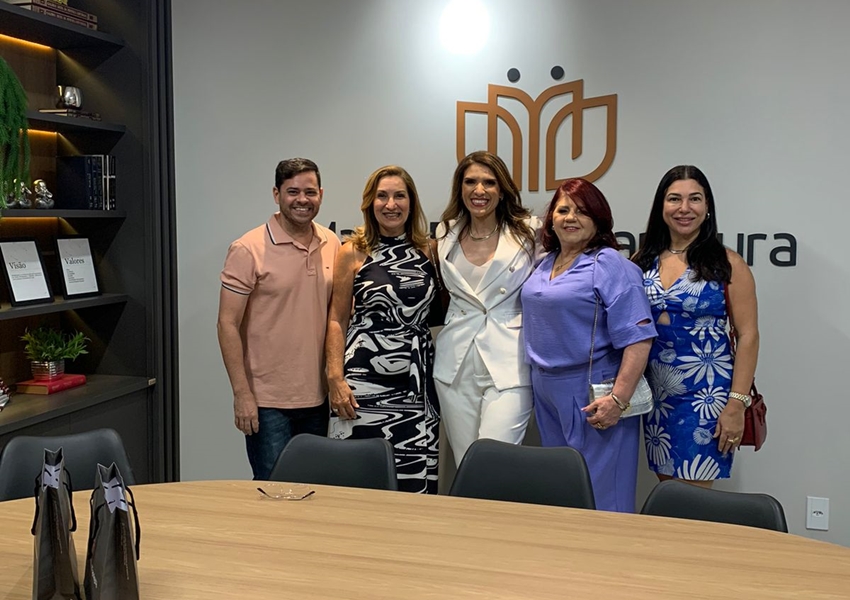 Familiares e amigos celebram a nova Fase do Escritório Maria Emília Tanajura em Livramento