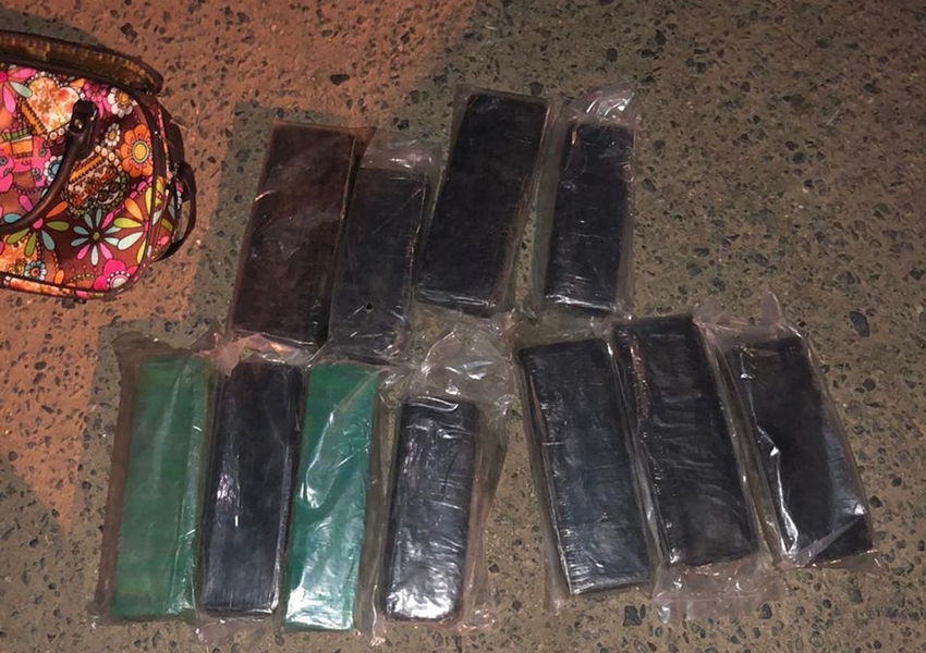 Trio é preso com 30 kg de maconha em ônibus no sudoeste Estado