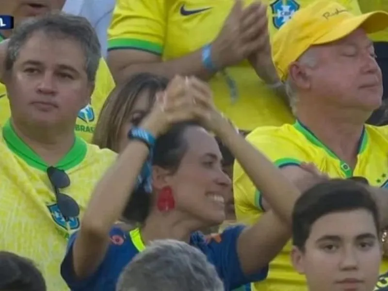 Deputado e Senador são flagrados assistindo jogo da seleção Brasileira nos EUA durante votação na câmara