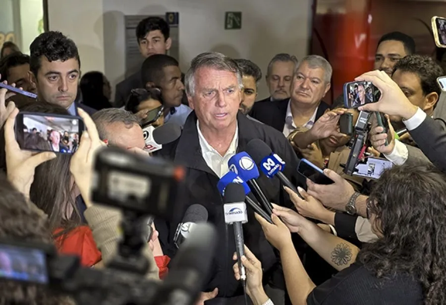 Bolsonaro ignora tarifas de Trump e volta a falar em perseguição política