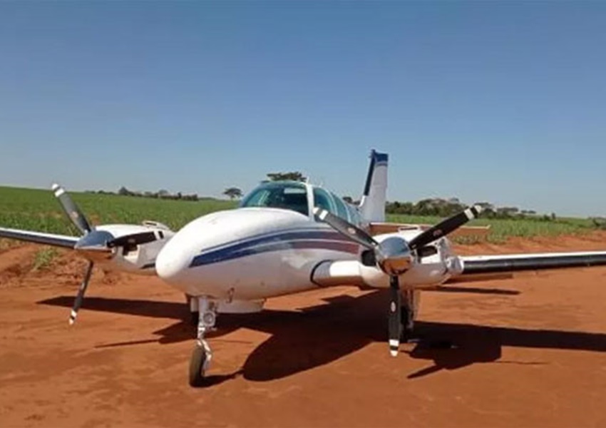 FAB intercepta avião com 500 quilos de cocaína