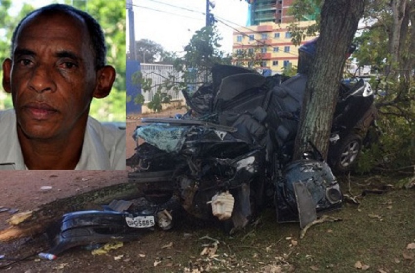 Professor perde controle de carro na rodovia Ilhéus-Olivença, bate em árvore e morre