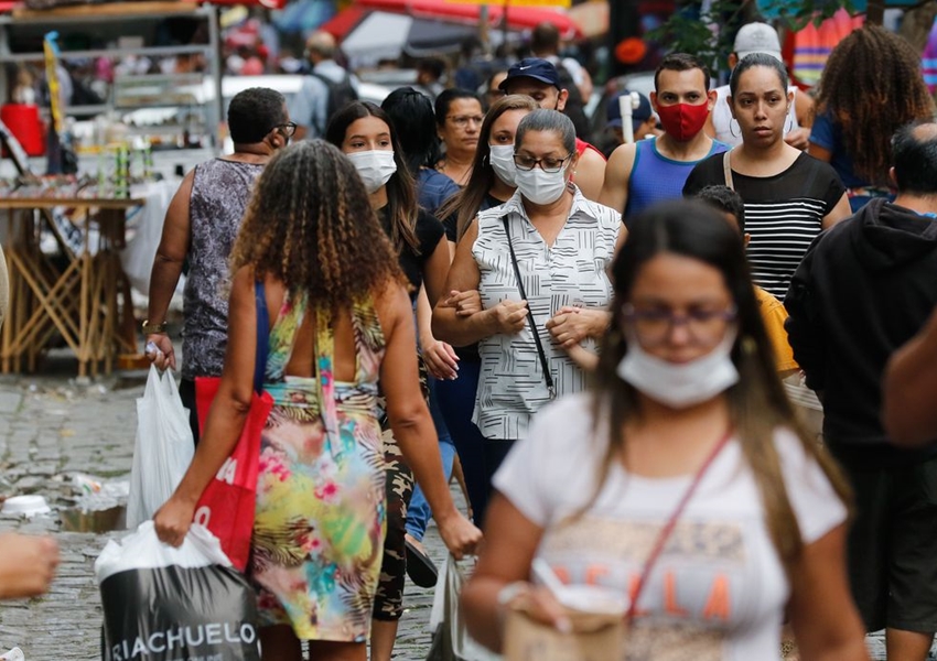 Brasil tem maior taxa de transmissão de Covid-19 registrada desde julho de 2020