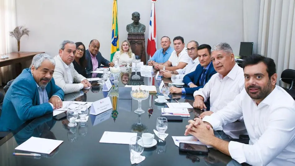 Ivana Bastos conduz primeira reunião da Mesa Diretora da ALBA e anuncia planejamento para 2025/2026