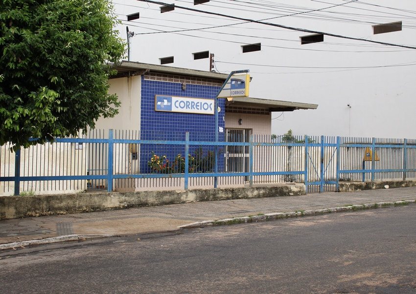 Adolescente é apreendido em flagrante após receber pacote com notas falsas na Agência dos Correios de Livramento