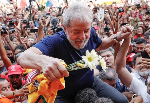 Eleições 2018: Com 41%, Lula venceria no 1º turno