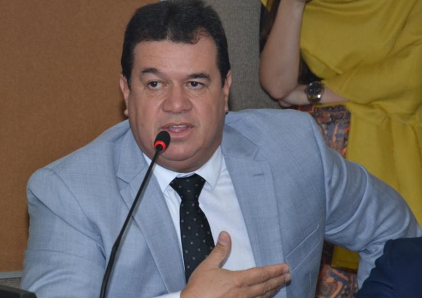 Deputado Marquinho Viana vota a favor do Projeto de Lei que autoriza Governo do Estado a pagar contas de energia dos consumidores durante 3 meses