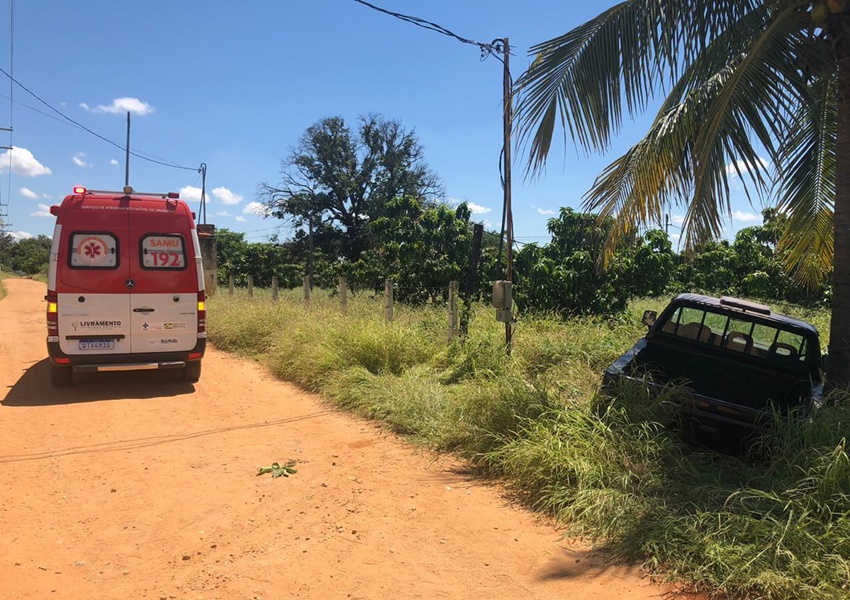Livramento: Caminhonete perde freio e atinge motocicleta próximo ao Bairro Beira Rio