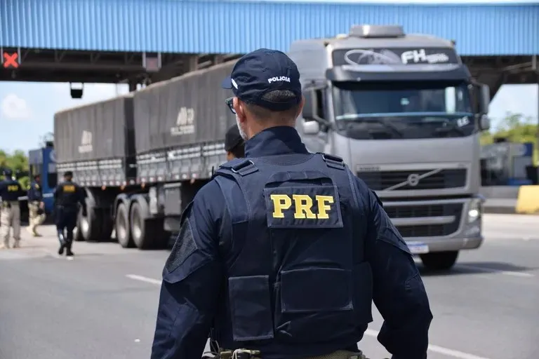 PRF registra queda nas infrações mais graves e redução de acidentes severos na Bahia