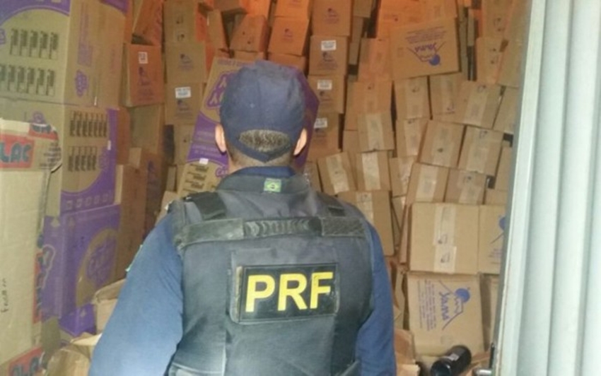 PRF-BA apreende integrantes de quadrilhas de roubo a cargas e R$900 mil em produtos furtados