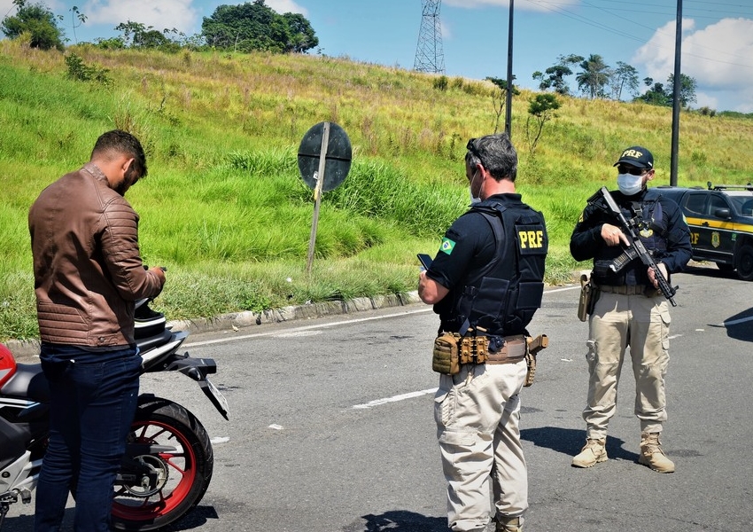 PRF registra 51 acidentes e 9 mortes em rodovias federais que cortam a Bahia no feriadão de Nossa Senhora Aparecida