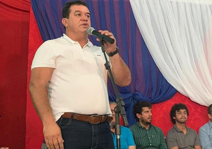 Deputado Marquinho Viana na autorização de obras em Riacho de Santana