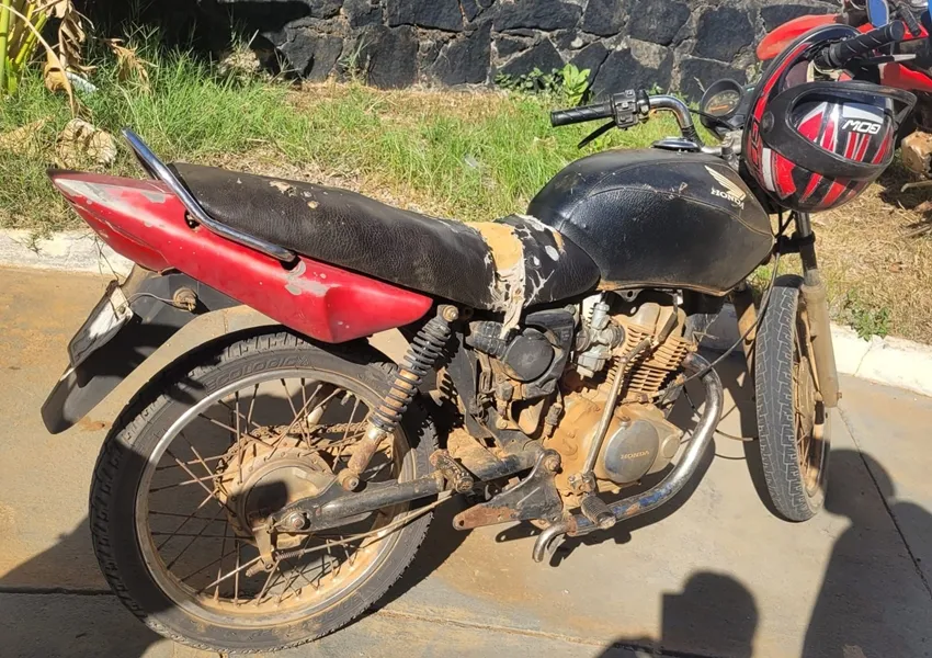 Polícia Militar apreende moto com restrição de furto no centro de Paramirim