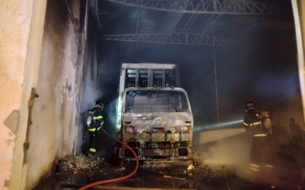 Conquista: Incêndio atinge depósito de bebidas; não houve feridos