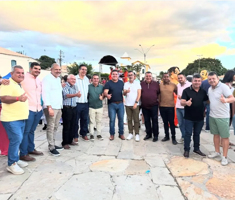 Deputado Marquinho Viana participa da abertura do Carnaval do Interior em Rio de Contas ao Lado do Governador Jerônimo Rodrigues