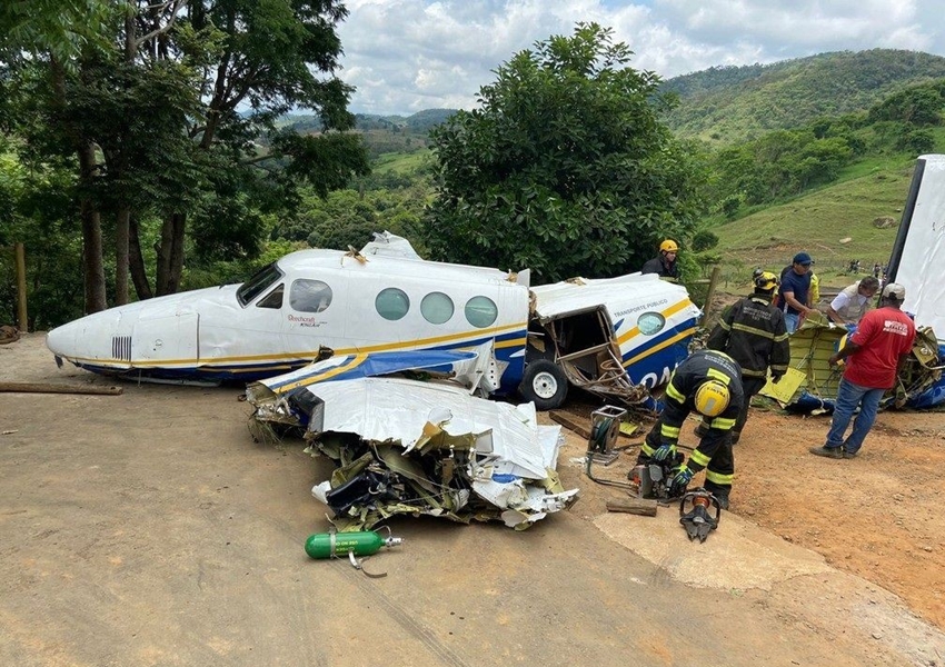 Polícia encontra cabo enrolado na hélice do bimotor que caiu com Marília Mendonça
