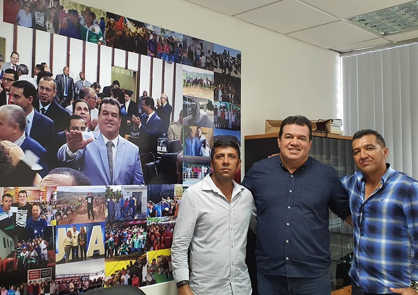 Deputado Marquinho Viana recebe lideranças de Côcos