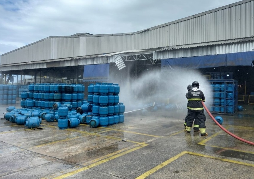 Explosão em empresa de gás deixa uma pessoa morta