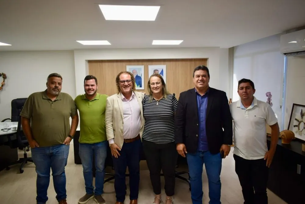 Em Salvador, prefeita de Livramento trata de qualificação profissional e incentivo ao esporte