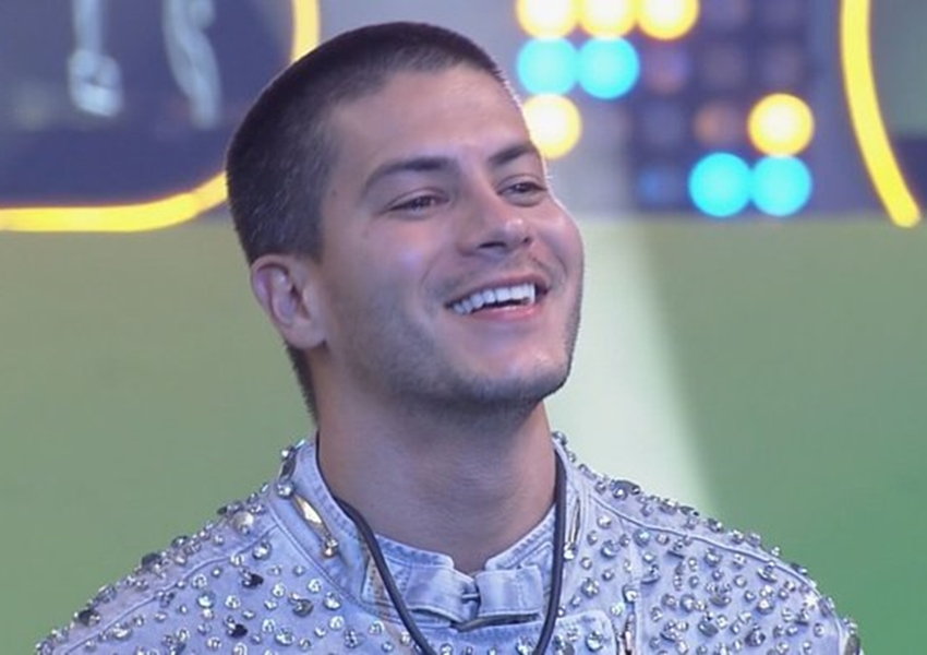 Arthur Aguiar é o campeão do 'BBB22', com 68,96% dos votos