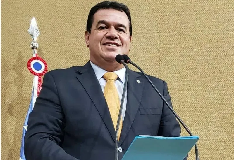 Deputado Marquinho Viana participa de entrega de obras e equipamentos agrícolas para Rio do Antônio