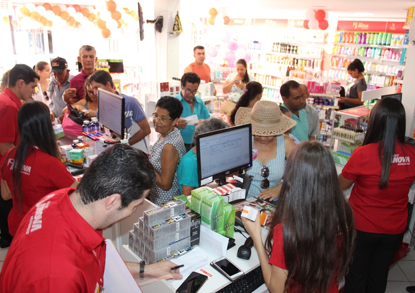 Farmácia Luz Rede Inova Drogarias comemora 3 anos nesta sexta e sábado com grandes sorteios