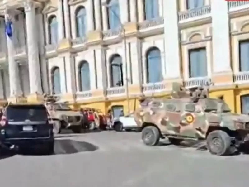 Tentativa de golpe de Estado na Bolívia: Presidente Luis Arce denuncia invasão militar ao palácio presidencial