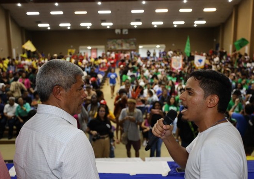 Governador participa do 10º Congresso da União dos Estudantes da Bahia focado em educação e resistência