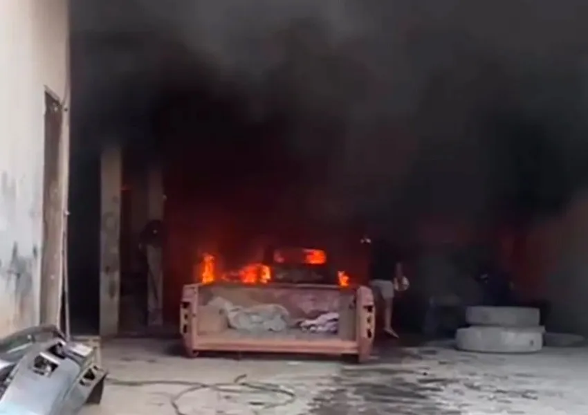 Incêndio em oficina de Caetité destrói veículo e assusta vizinhança