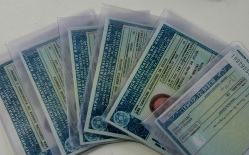 Dois funcionários públicos são afastados por suspeita de facilitar emissão de CNHs