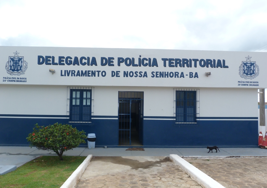 Rio de Contas: Homem é detido após tentar incendiar casa com companheira e guarnição da PM dentro