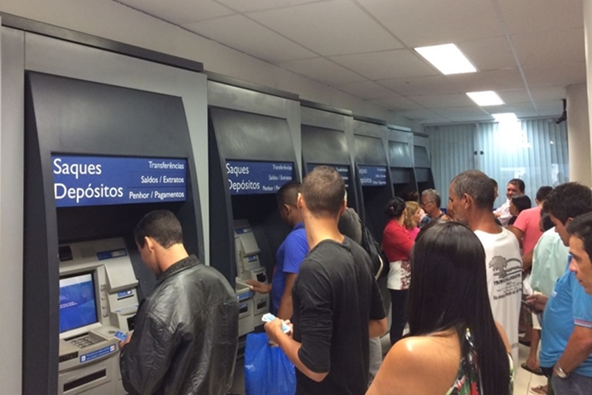 Febraban anuncia regras para reduzir custo do cheque especial