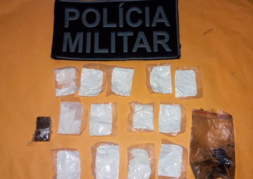 Homem é detido após ser flagrado com drogas no Bairro Primeiro Gole, em Livramento