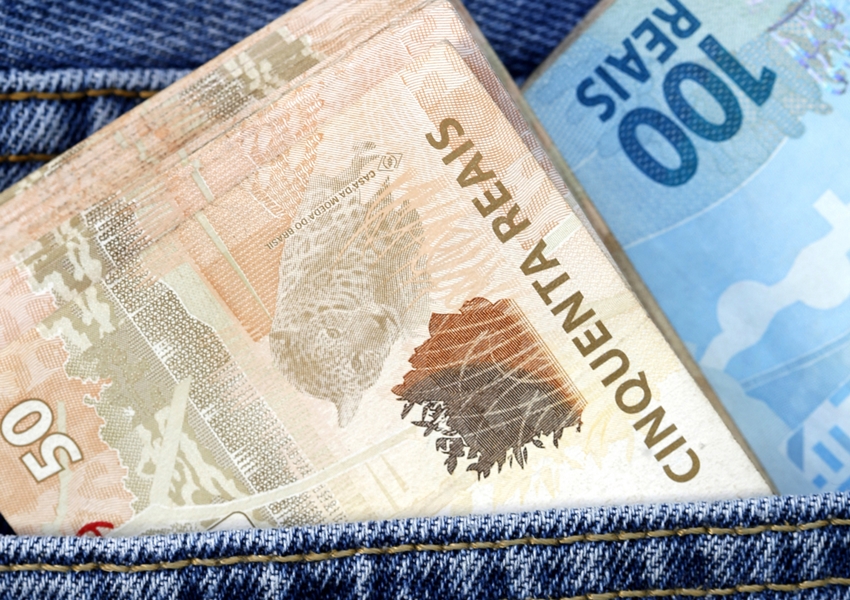 Governo reduz previsão e passa a estimar salário mínimo abaixo de R$ 1 mil em 2019