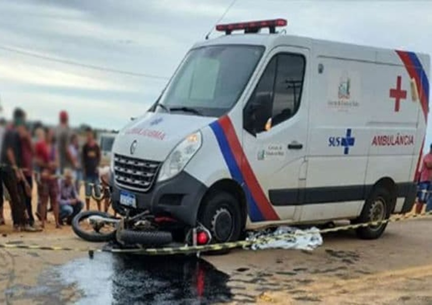 Homem morre em colisão com ambulância na BA-623 em Jânio Quadros 